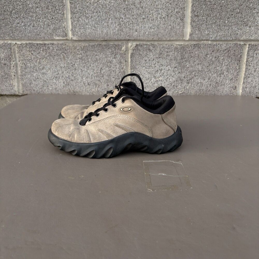 Vintage 00’s Oakley Shoetwo Low Suede Sneakers US 7.5